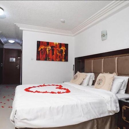 Nobila Airport Hotel Cotonou Exterior foto