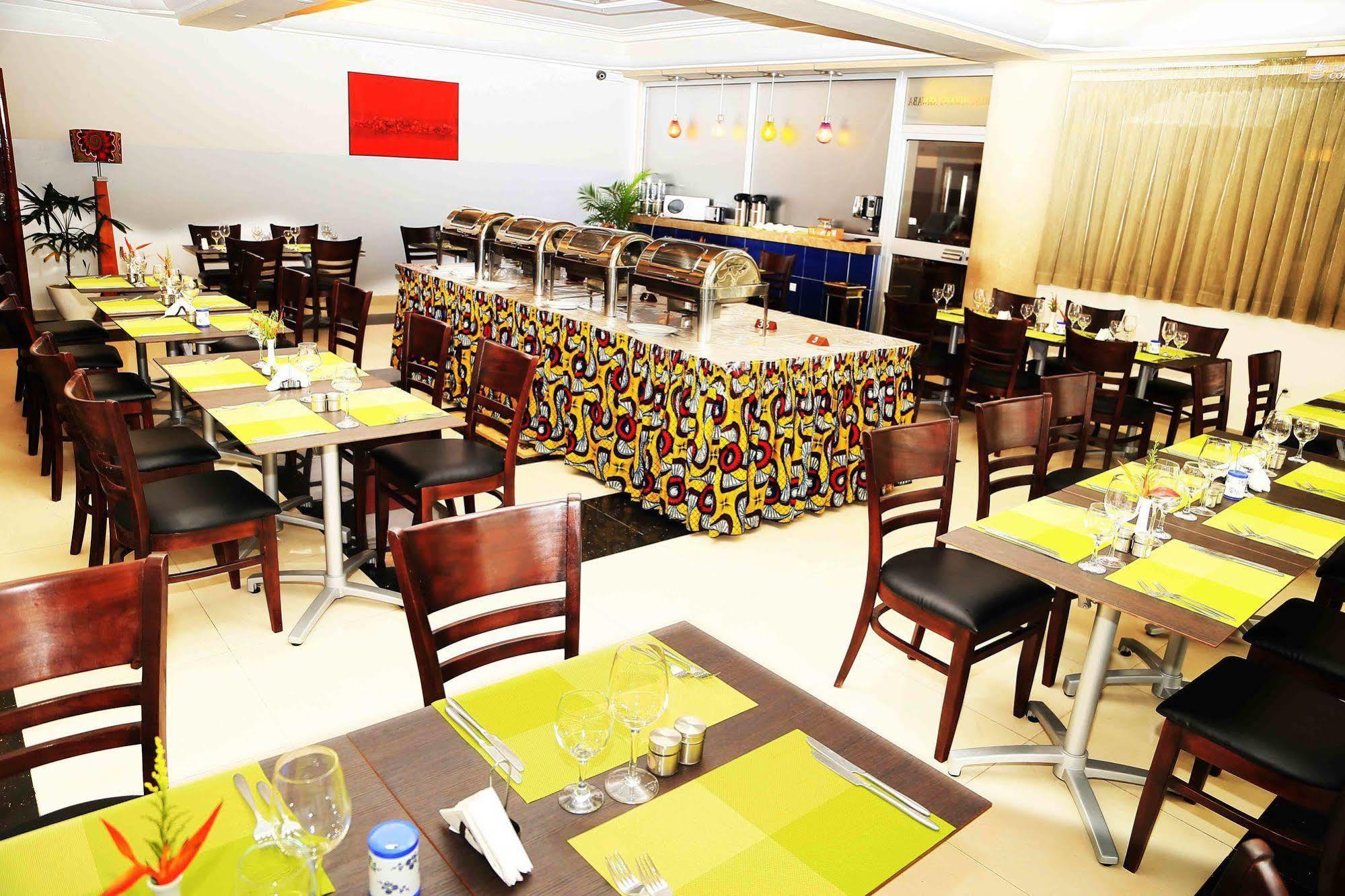Nobila Airport Hotel Cotonou Exterior foto